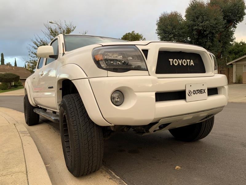 05-11 Toyota Tacoma LUXX-Series LED Crystal Headlights Alpha-Black - Image 4