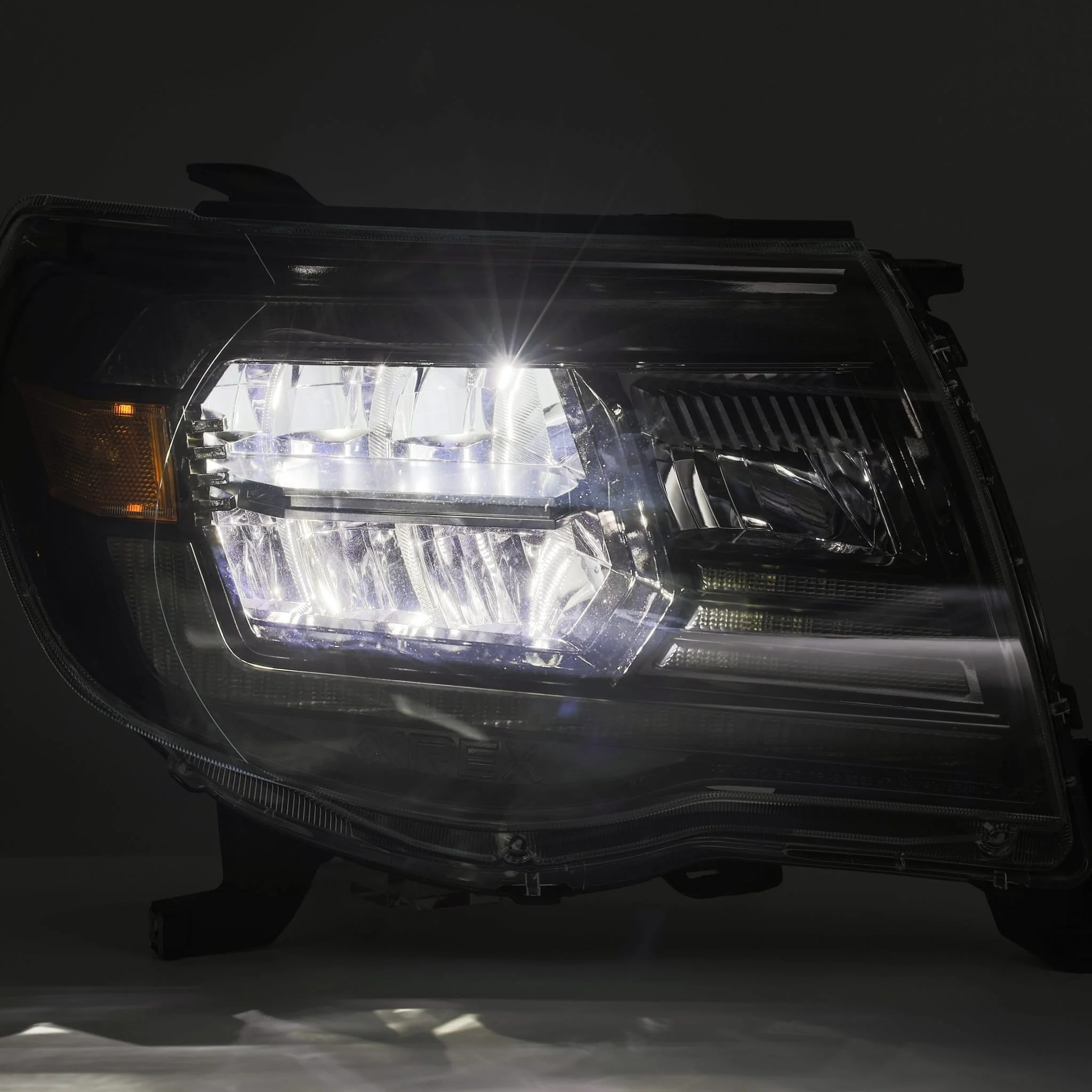 05-11 Toyota Tacoma LUXX-Series LED Crystal Headlights Alpha-Black - Image 9