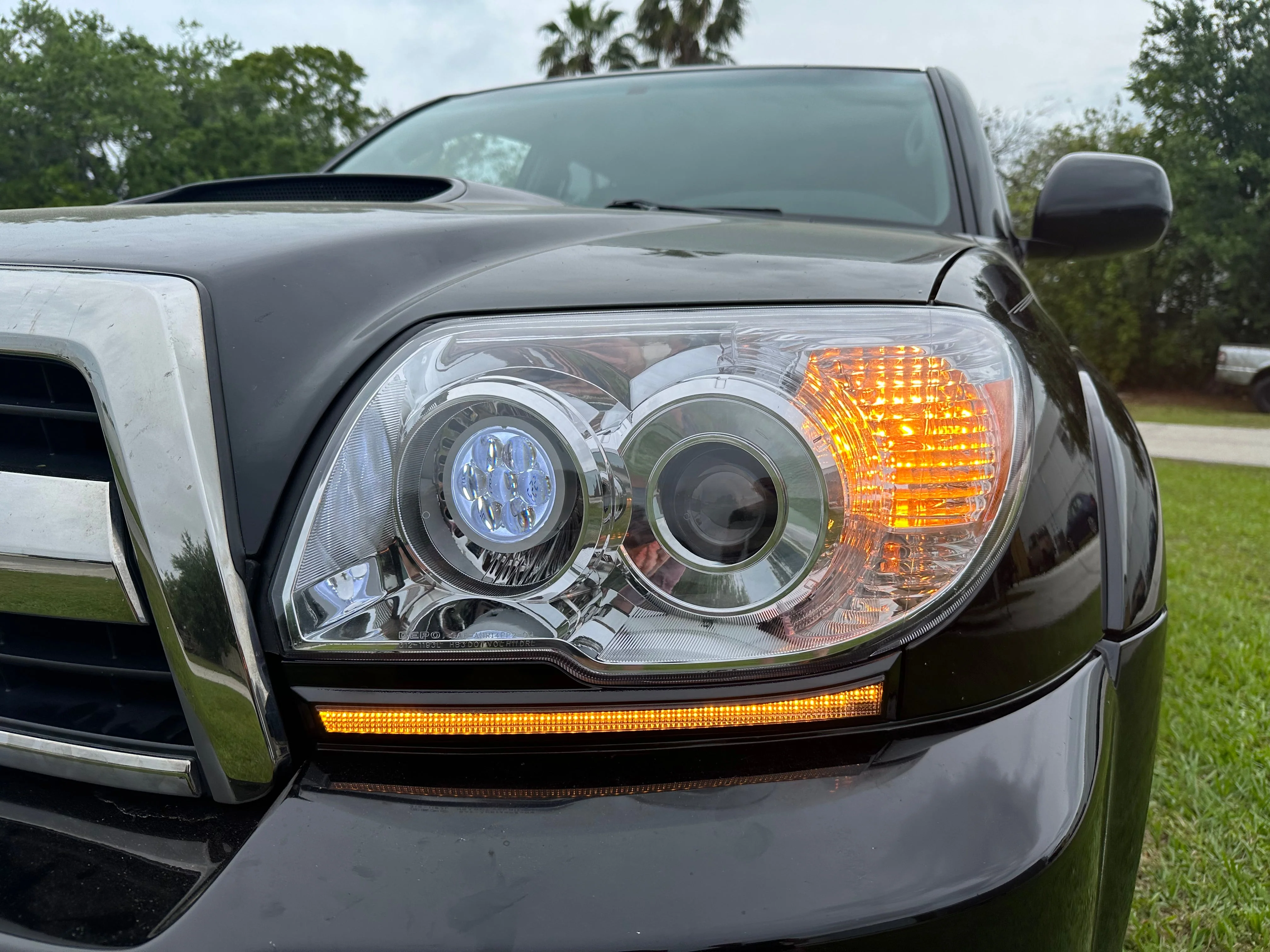 2006-2009 4th Gen 4Runner LED Turn Signal Filler Panels w/ DRL - Image 4
