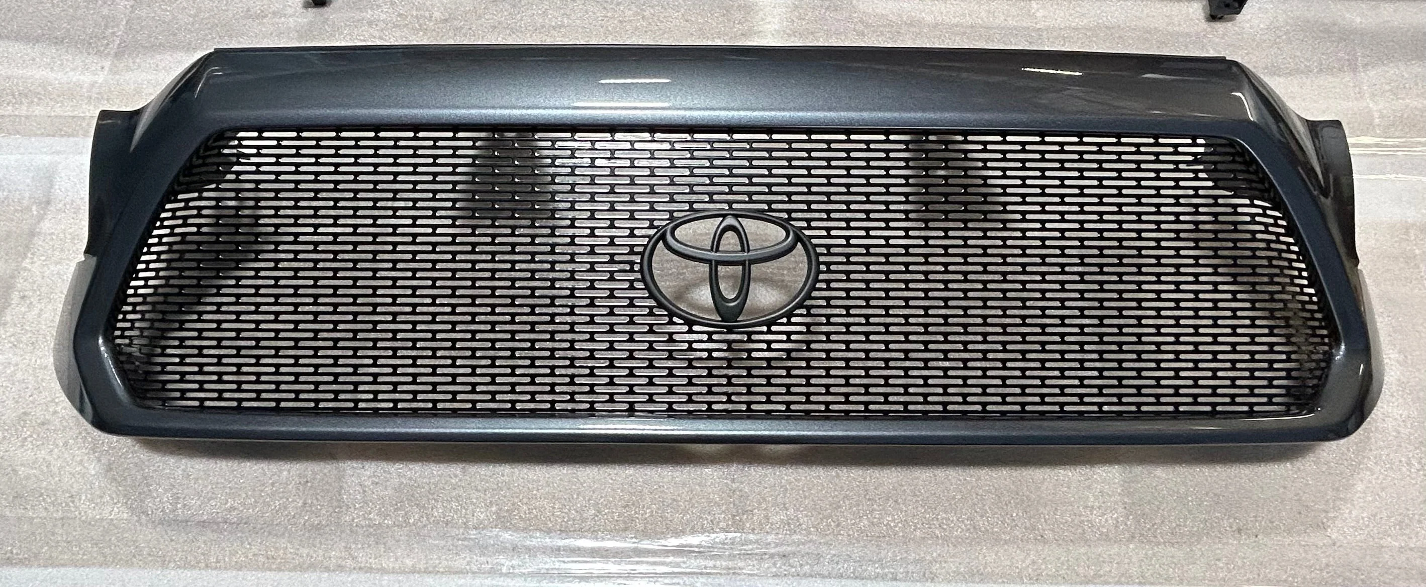 2012-2015 2nd Gen Tacoma Mesh Grille - Image 2