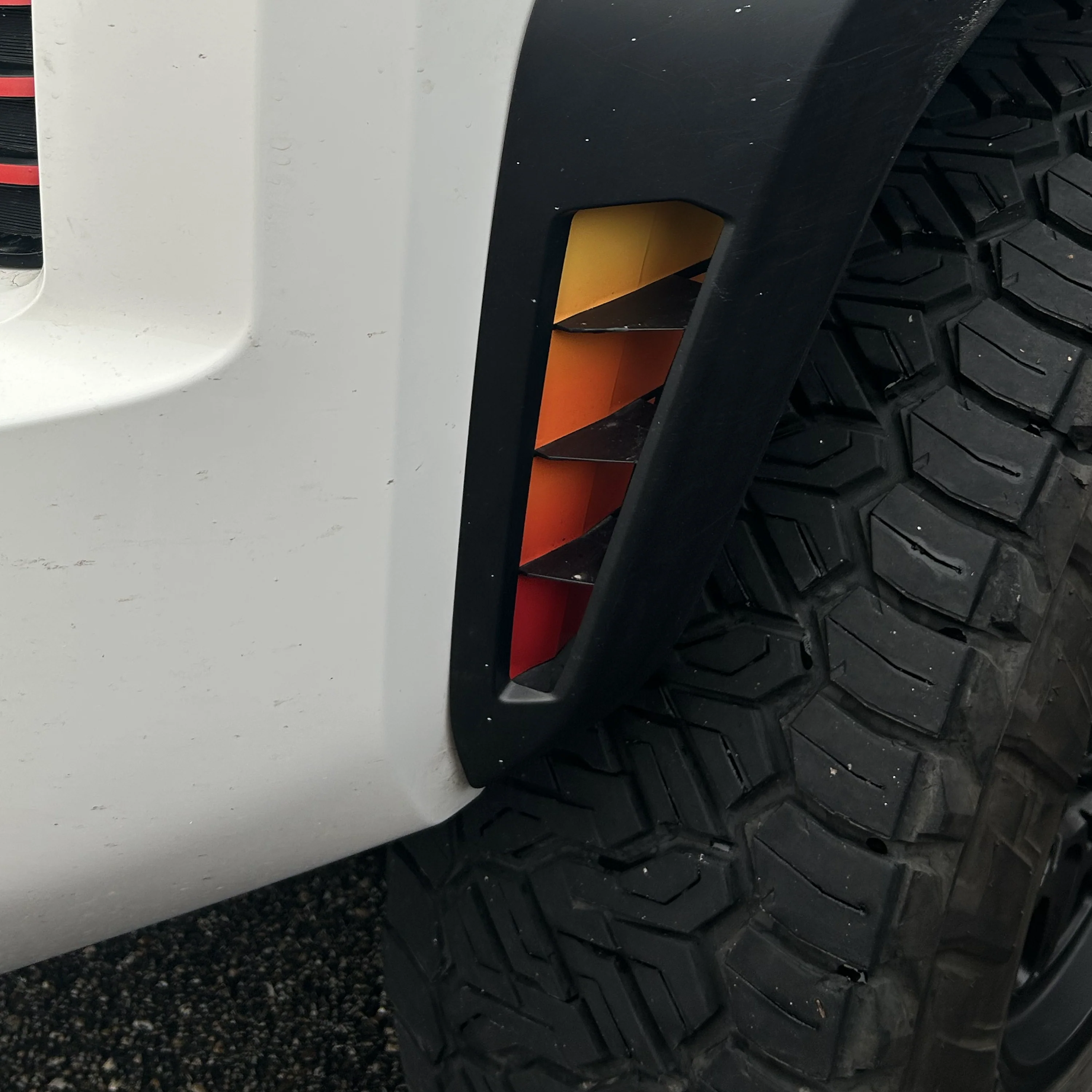 2025+ 4Runner Gradient Fender Vents - Image 3