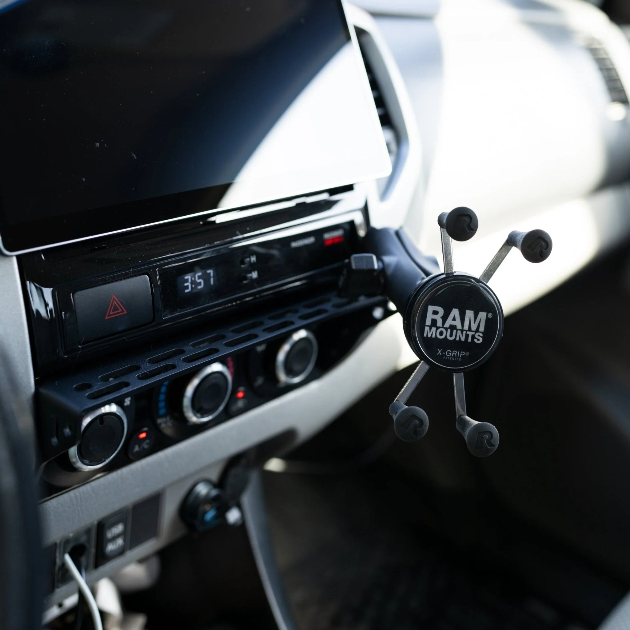 2nd Gen Tacoma (05 - 15) Center Console Modular Accessory Dash Mount (MAM) - Image 8