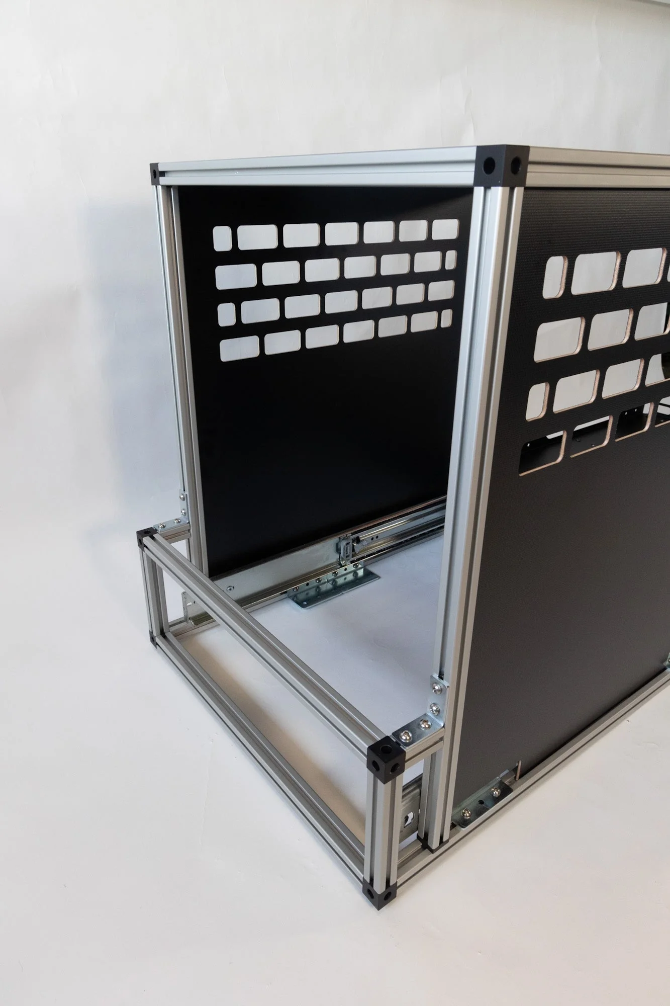 CampKitchen 2.51 - 25" Deep Module - Image 9