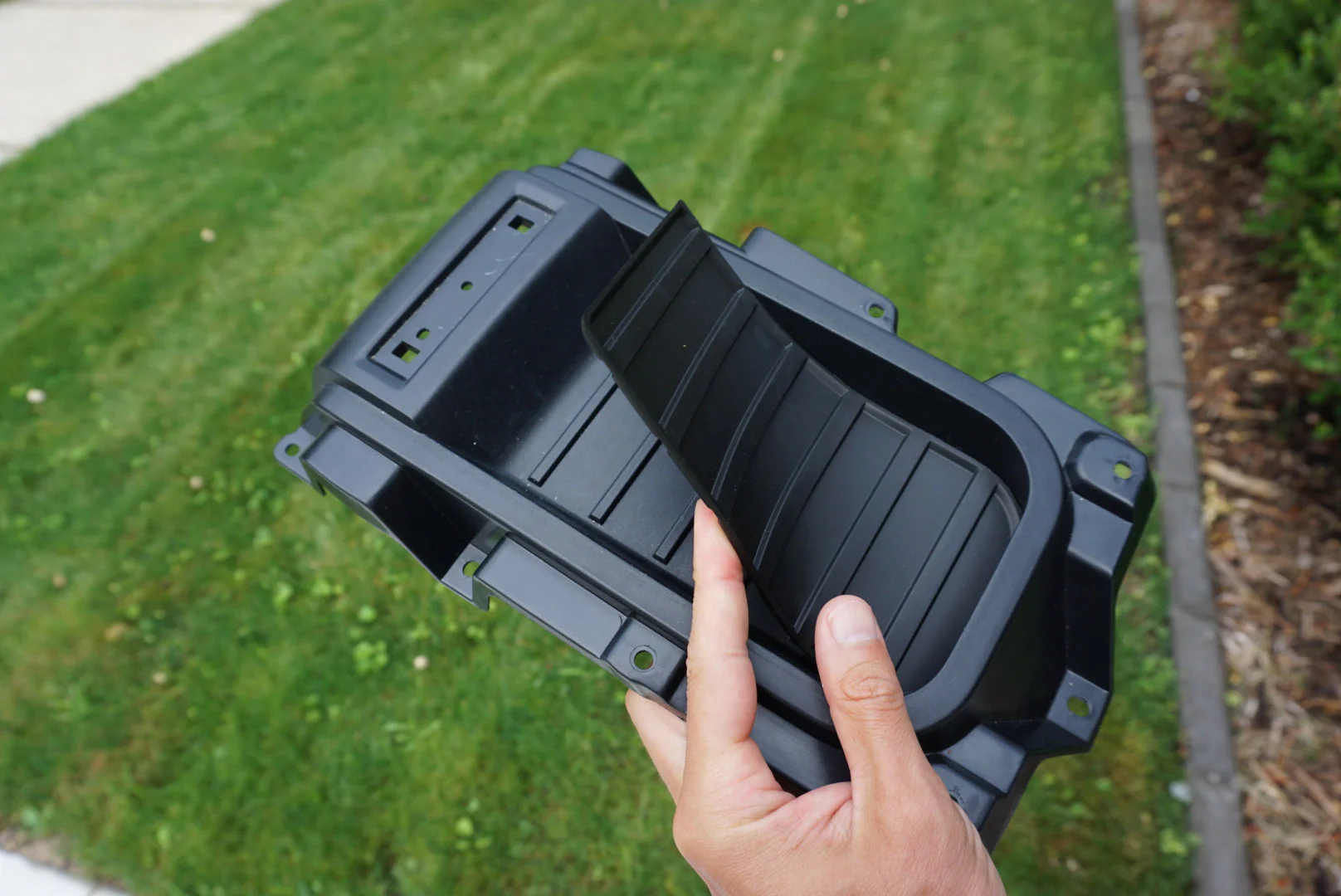 Center Console Tray Liner (2014-2021 Tundra) - BLACK - Image 4