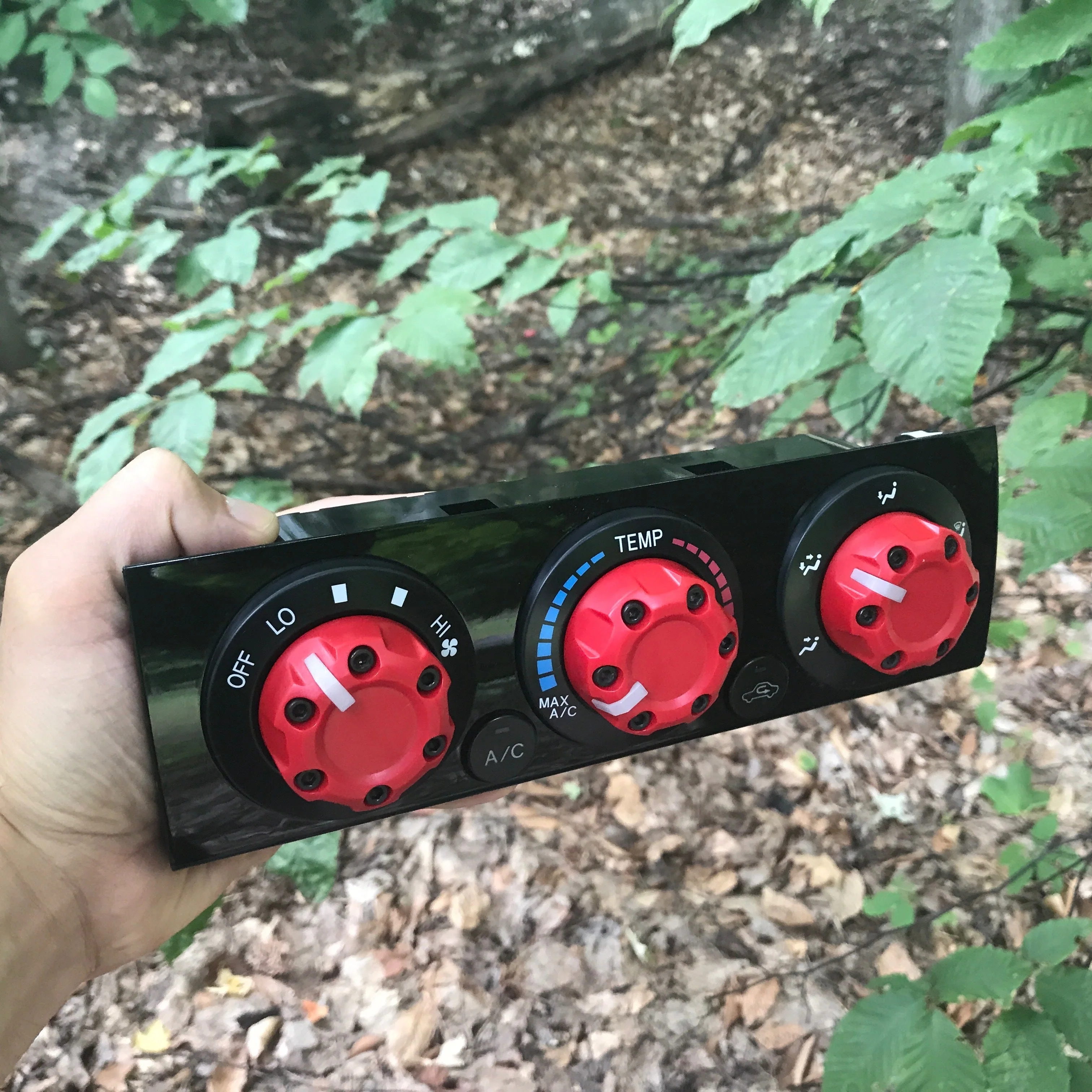 Climate Knobs (2005-2015 Tacoma) - 3 PACK - RED - Image 4