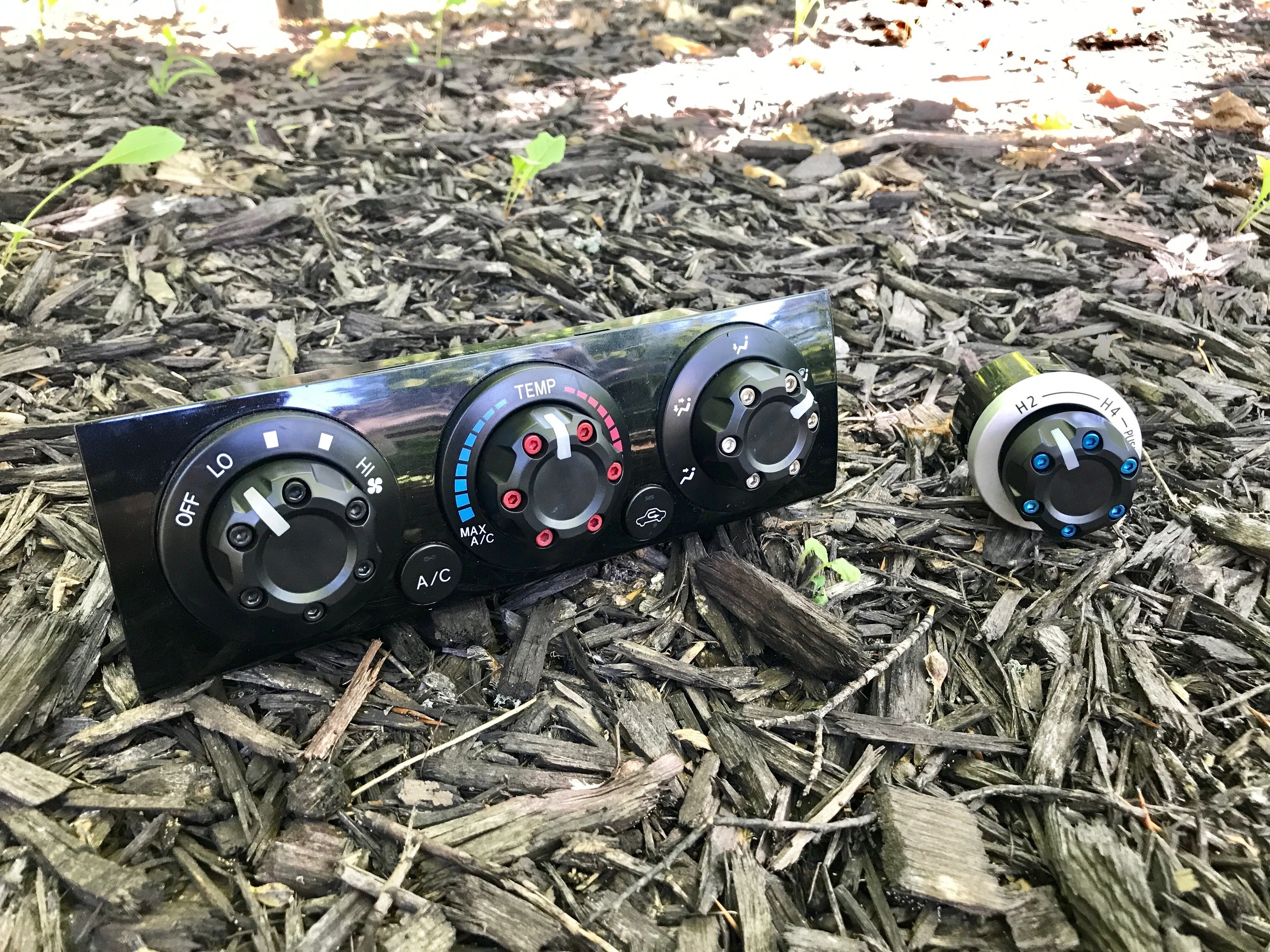 Climate Knobs (2005-2015 Tacoma) - 4 PACK - BLACK - Image 2
