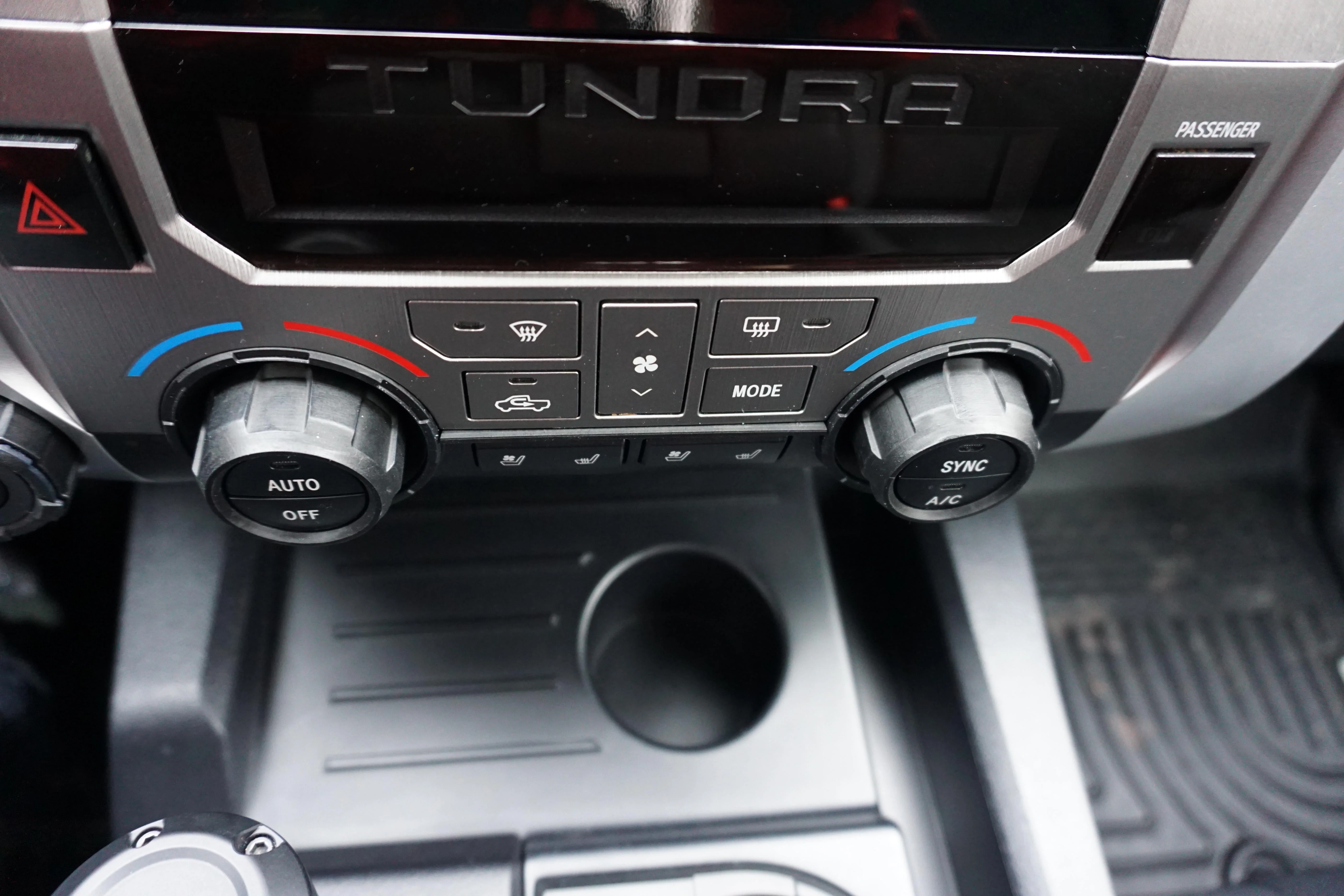 Climate Knobs (2007-2013 Tundra LIMITED) - 4 PACK - BLACK - Image 3