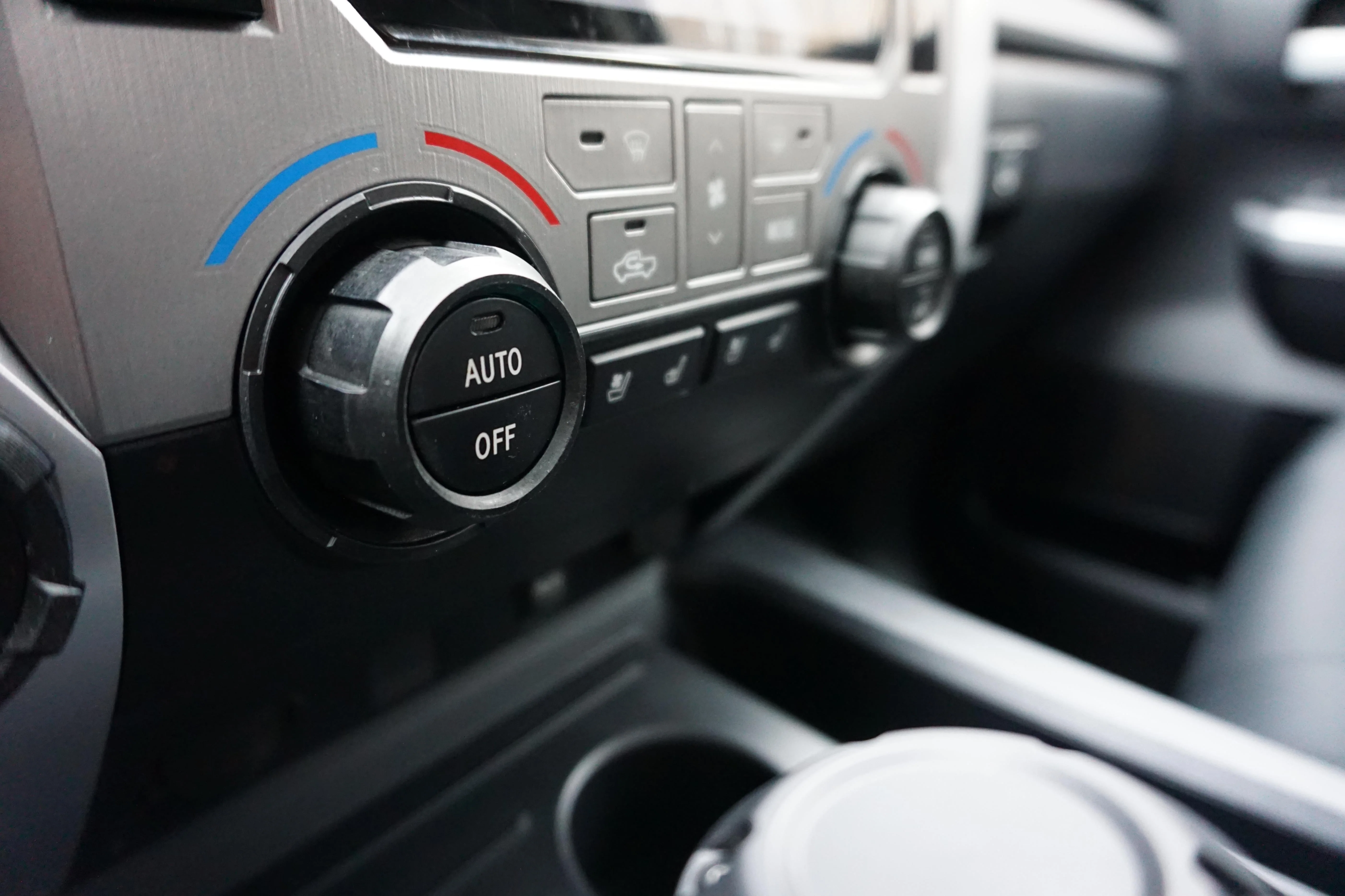 Climate Knobs (2014-2021 Tundra Dual Zone) - 2 PACK - BLACK - Image 5