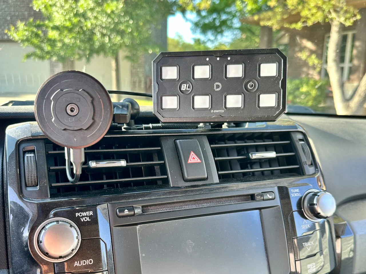D-Switch Universal Mount - Image 11