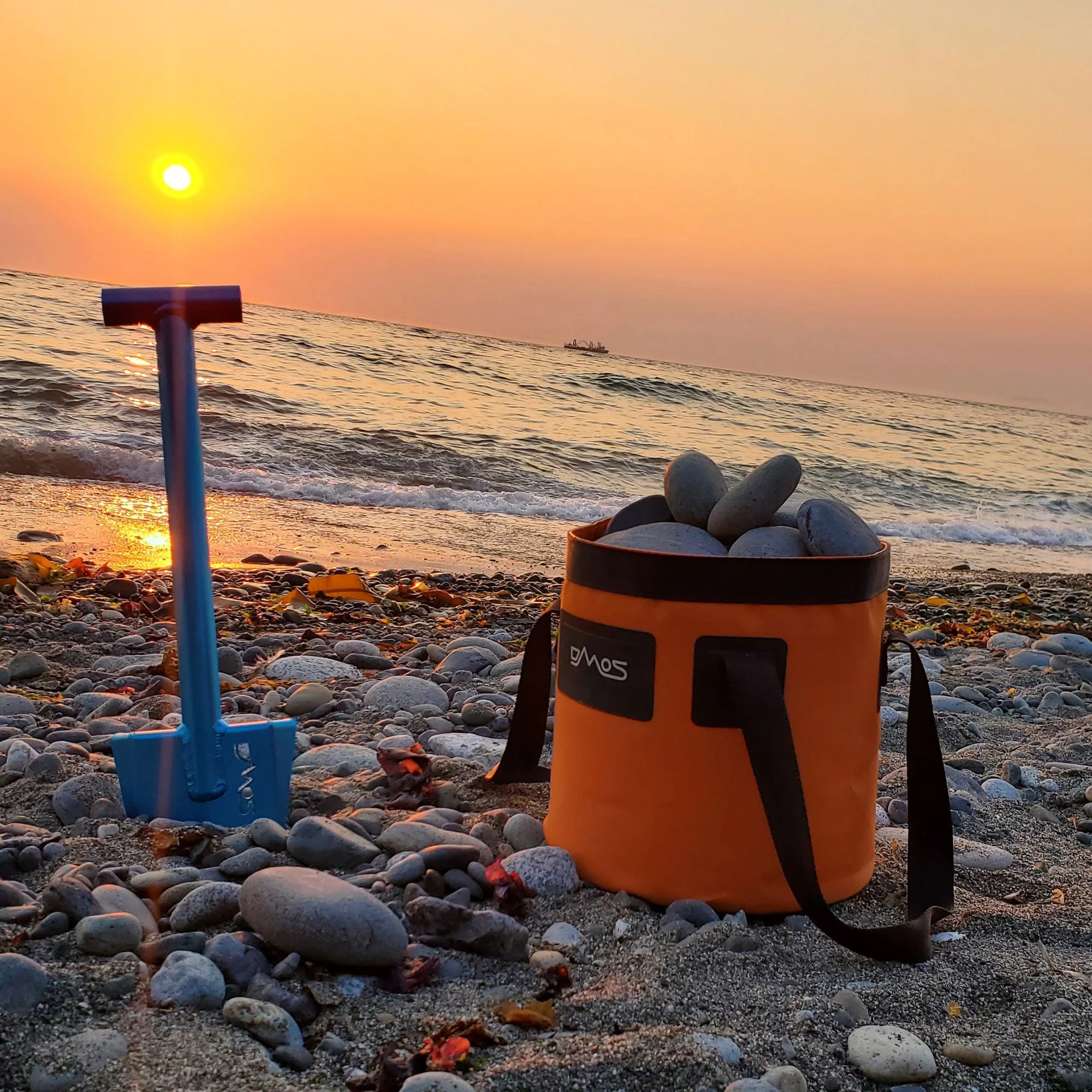 DMOS The Ruck Bucket - Foldable Camping Water Bucket - Image 17