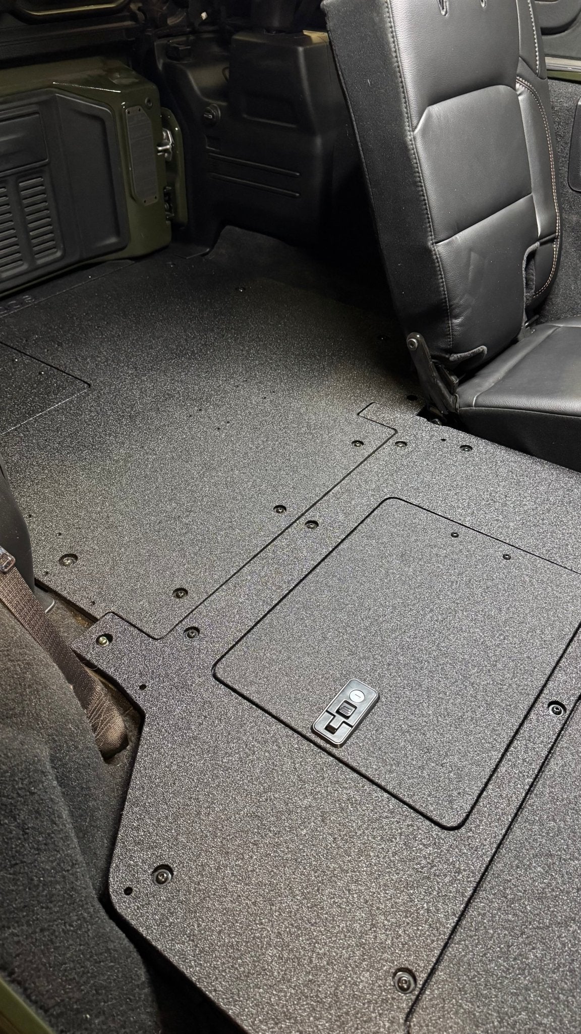 Jeep Wrangler 2018-2023 JLU 4 Door - Second Row Seat Delete Plate System - V2 - Image 11