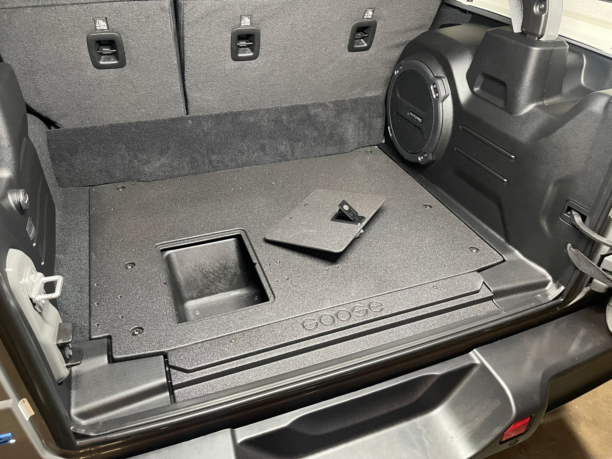 Jeep Wrangler 2021-Present 4xe 4 Door - Rear Plate System - Image 6