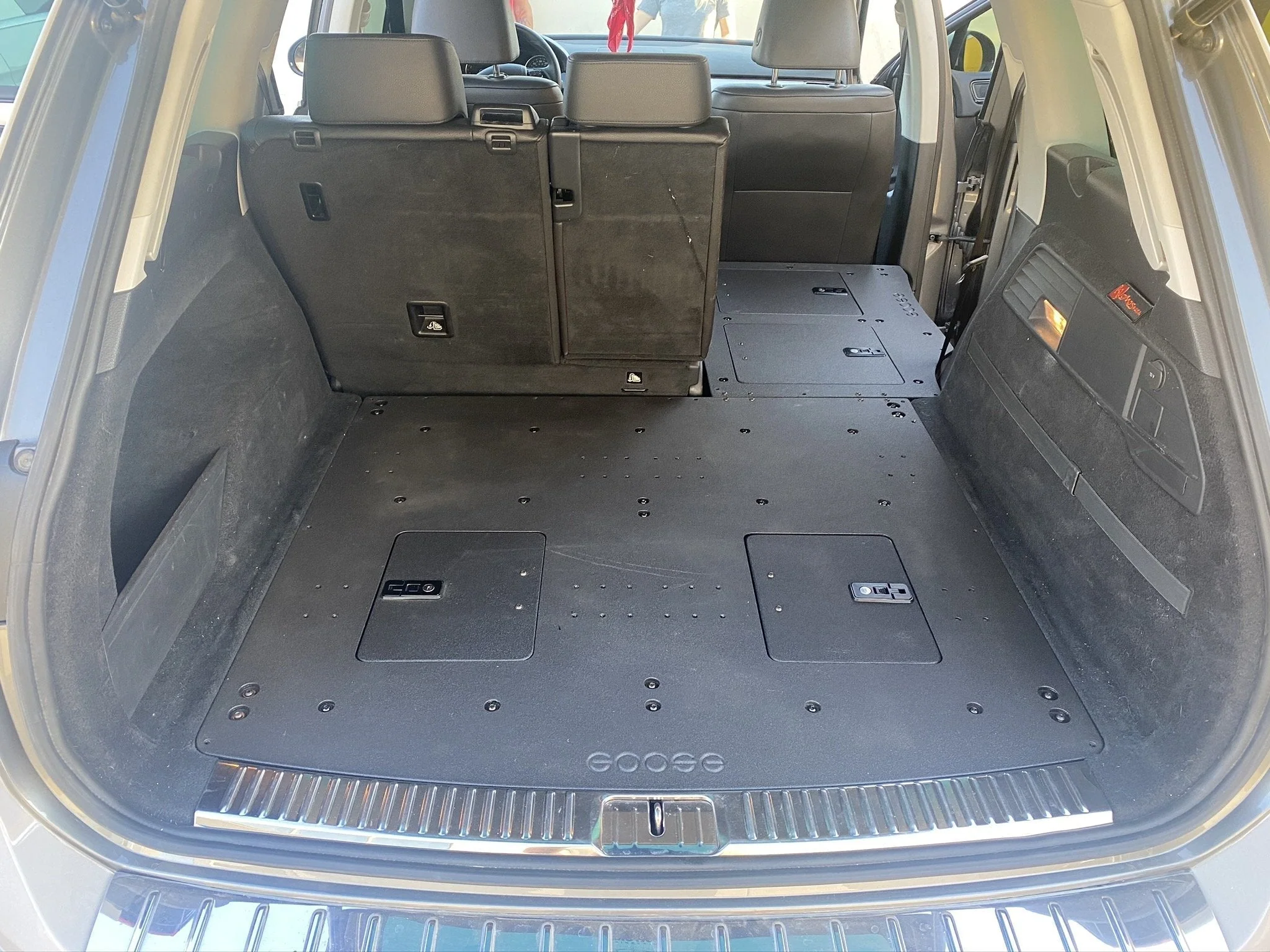 Porsche Cayenne 2011-2017 2nd Gen. - Second Row Seat Delete Plate System - Image 5