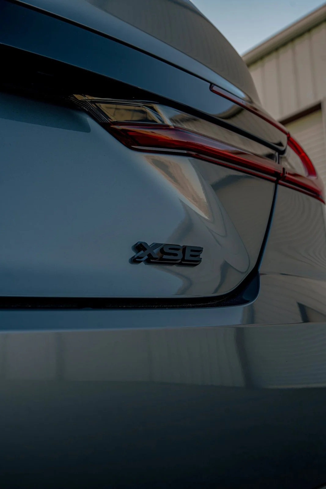 Toyota Camry (2025+) Raised Trunk Emblems (SE / XSE / HVE / AWD / XLE / FSPE)