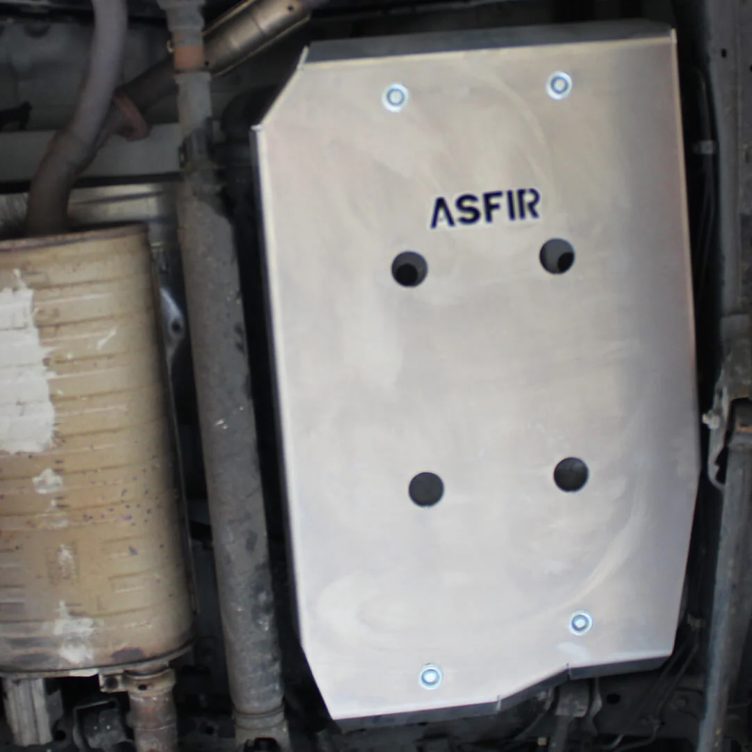 Toyota Land Cruiser 100 / Lexus LX 470 Fuel Tank Skid Plate - Image 4