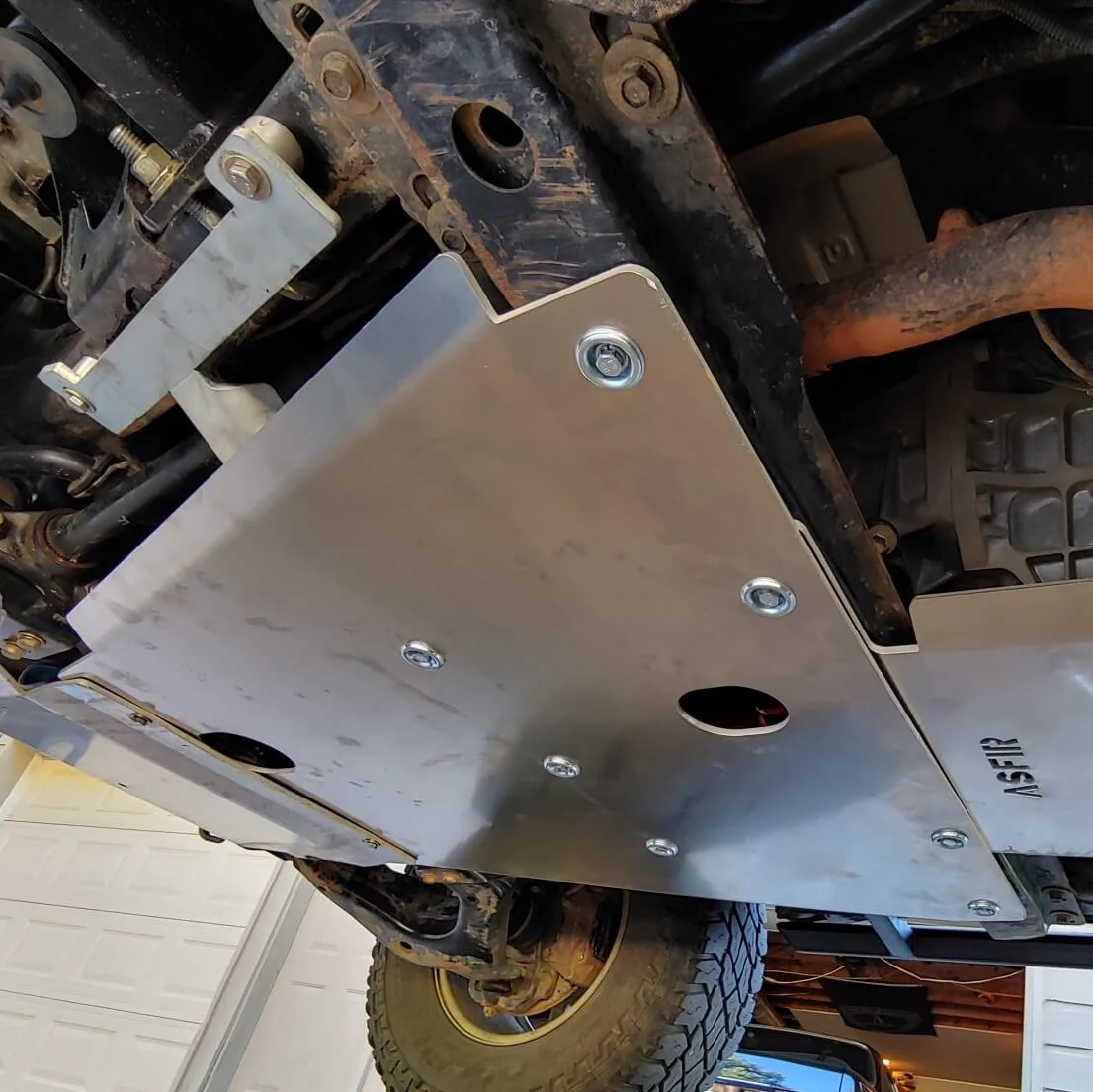 Toyota Land Cruiser 100 / Lexus LX 470 Transmission Skid Plate - Image 2