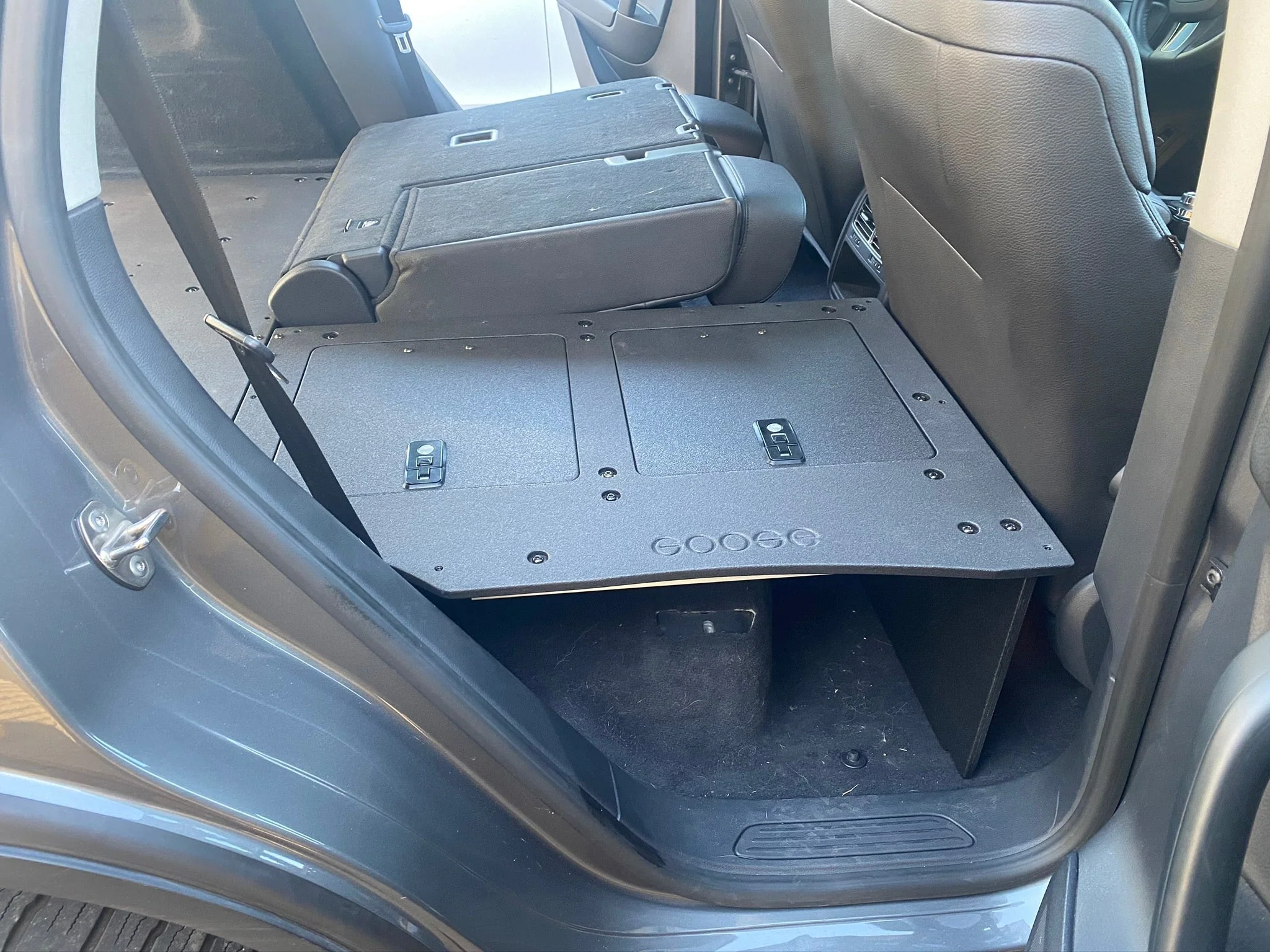 Volkswagen Touareg 2011-2017 2nd Gen. - Second Row Seat Delete Plate System - Image 5